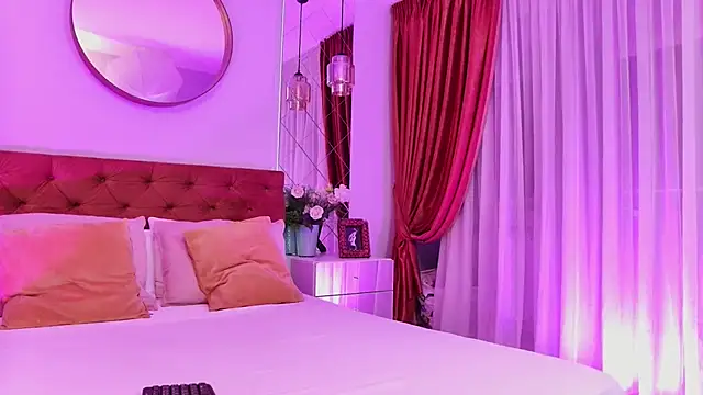 Snapshot of DesireeKeys chatting on October 23, 3:39 am DesireeKeys online show from October 23, 3:39 am