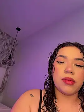 krisstenSantos online show from April 7, 1:44 pm