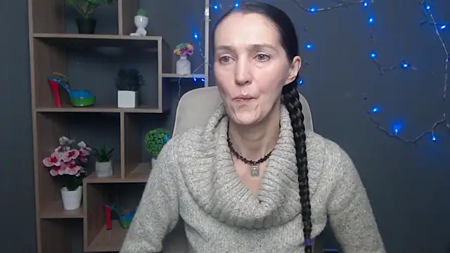 TayaFinch online show from November 5, 1:00 pm