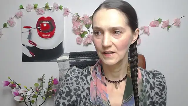 TayaFinch online show from November 29, 1:14 pm