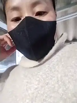 Snapshot of Emmyly_123 chatting on February 5, 12:04 am Emmyly 123 online show from February 5, 12:04 am