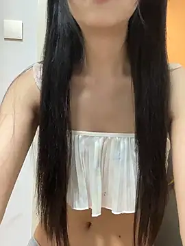 Snapshot of qiqi_x chatting on July 4, 1:17 pm qiqi x online show from July 4, 1:17 pm