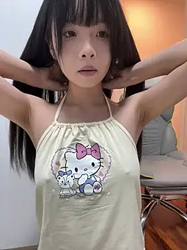Snapshot of qiqi_x chatting on July 28, 6:20 pm qiqi x online show from July 28, 6:20 pm