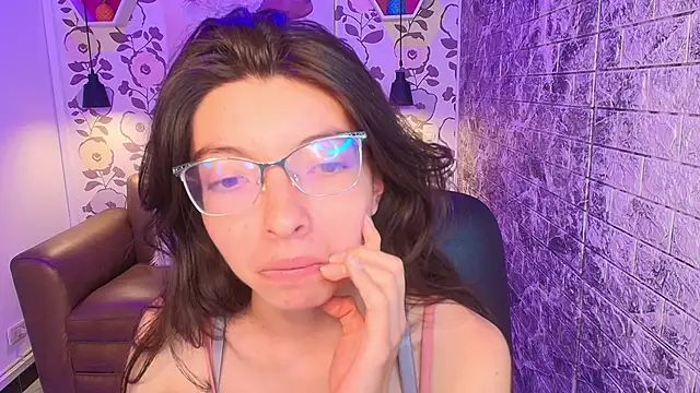 alllyson  online show from October 1, 7:53 pm