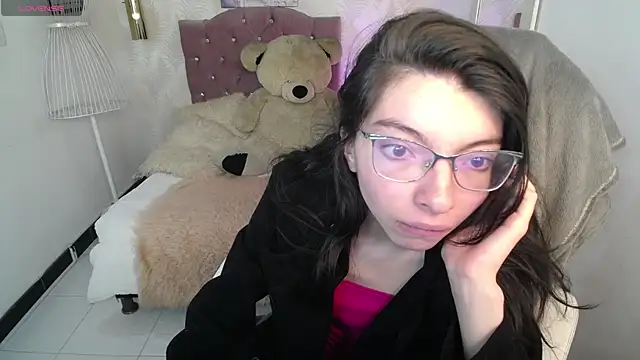 alllyson  online show from October 4, 7:45 pm