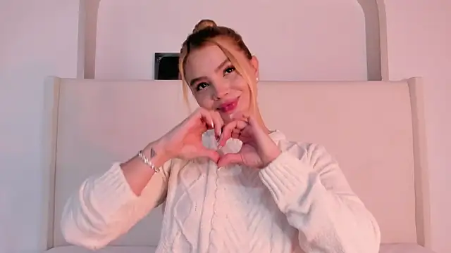 Sofi glow online show from March 23, 9:30 pm