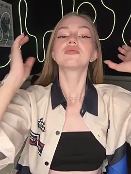 MilaMoone online show from December 14, 11:48 am