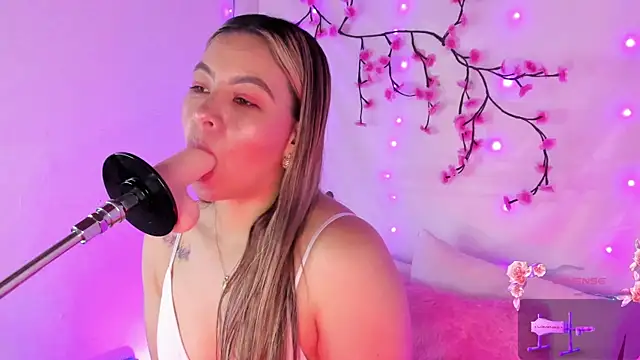 chubbyZoe online show from October 19, 3:34 pm