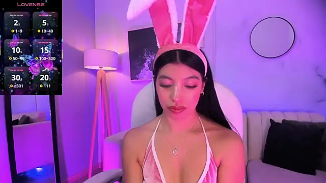 Tiffany Low online show from October 29, 1:35 pm