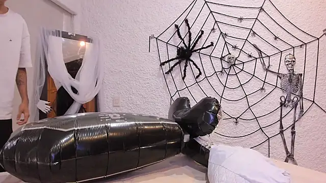 Snapshot of j_martony chatting on October 15, 11:43 am j martony online show from October 15, 11:43 am