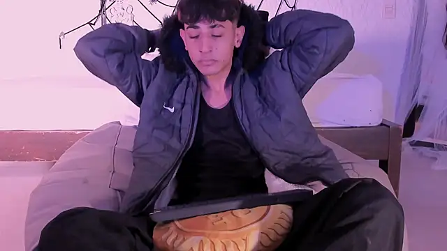 Snapshot of j_martony chatting on October 20, 11:54 am j martony online show from October 20, 11:54 am