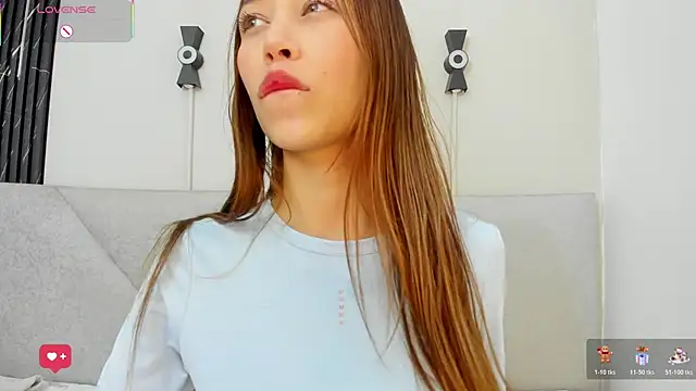 Snapshot of Naomi_Rousse chatting on December 3, 12:36 pm Naomi Rousse online show from December 3, 12:36 pm