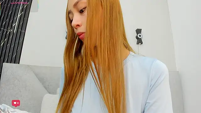 Snapshot of Naomi_Rousse chatting on February 23, 12:57 pm Naomi Rousse online show from February 23, 12:57 pm