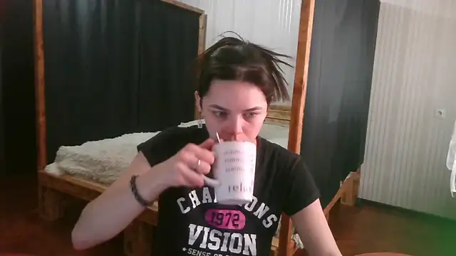 Snapshot of EthelsLover chatting on February 12, 9:15 am EthelsLover online show from February 12, 9:15 am