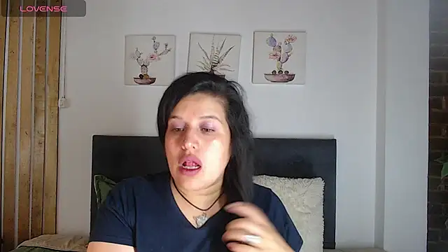 Andrea secret  online show from November 19, 1:00 pm