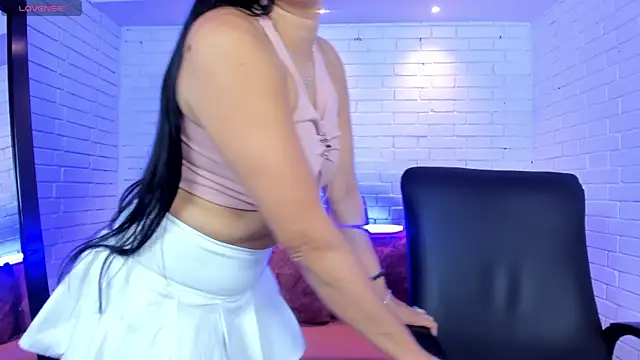 Snapshot of Megancoxx chatting on October 10, 10:58 am Megancoxx online show from October 10, 10:58 am