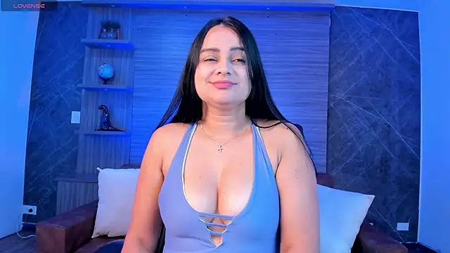 Snapshot of Megancoxx chatting on November 7, 10:48 am Megancoxx online show from November 7, 10:48 am