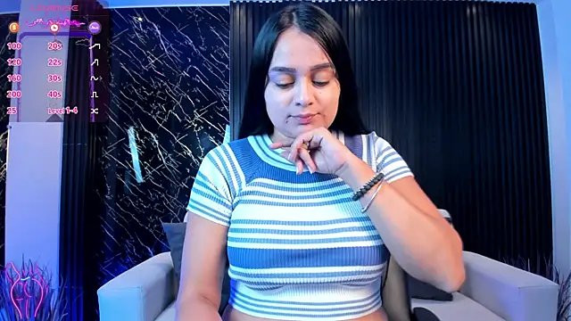 Snapshot of Megancoxx chatting on November 11, 12:16 pm Megancoxx online show from November 11, 12:16 pm