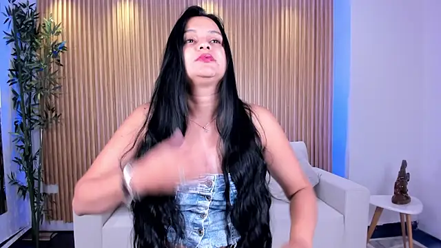 Snapshot of Megancoxx chatting on November 18, 11:03 am Megancoxx online show from November 18, 11:03 am