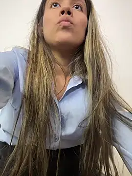 Snapshot of EMILIIA_RICHTER__ chatting on May 14, 7:53 pm EMILIIA RICHTER online show from May 14, 7:53 pm