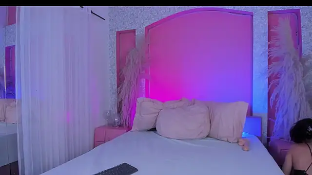 Snapshot of Peytonn_Monroe chatting on December 15, 8:02 pm Peytonn Monroe online show from December 15, 8:02 pm