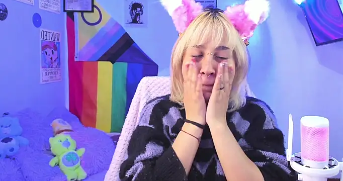 NekoWaifu online show from November 9, 9:35 pm