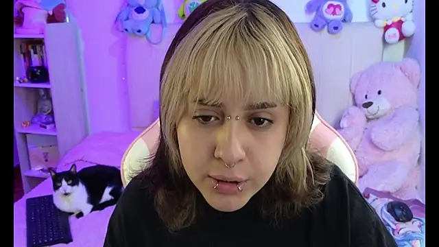 NekoWaifu online show from April 8, 1:00 pm