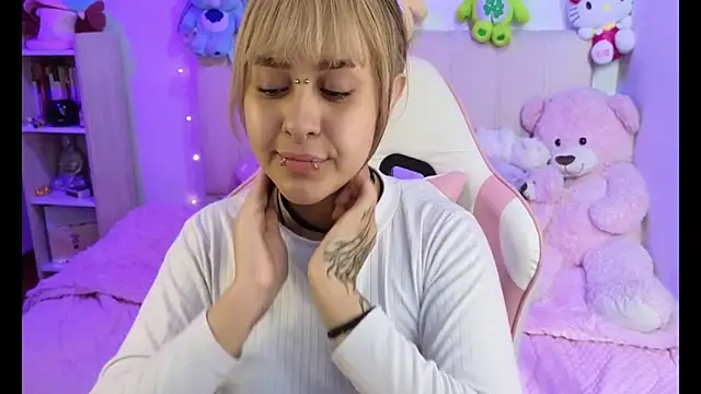 NekoWaifu online show from April 9, 1:38 pm