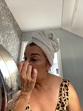 Snapshot of PoppyPrincessxox chatting on October 2, 9:38 am PoppyPrincessxox online show from October 2, 9:38 am
