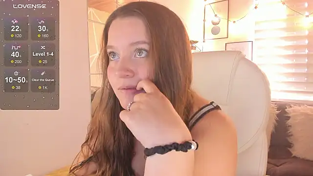 sophiee09  online show from February 10, 2:10 pm