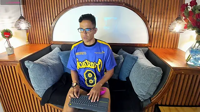 JacobDraven online show from November 6, 3:40 am