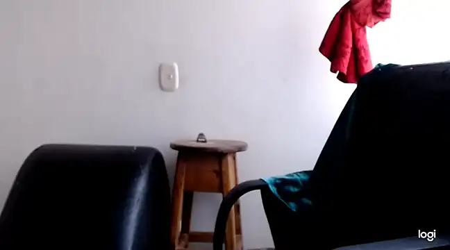 Snapshot of Lisa_Squirt_Hot chatting on December 27, 8:28 pm Lisa Squirt Hot online show from December 27, 8:28 pm