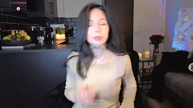 Snapshot of jeans-and-peach chatting on September 28, 12:49 am jeans-and-peach online show from September 28, 12:49 am