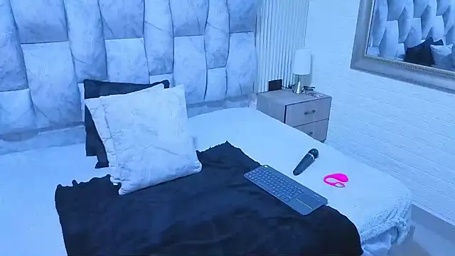 sofiagutierrez   online show from November 15, 1:03 am