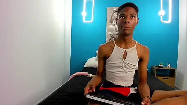 Sebastian Ortizdy online show from September 29, 8:35 pm