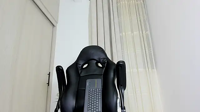 Biscuit oliva online show from March 10, 1:10 am