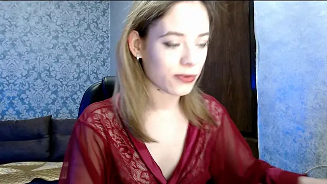 Kate  Loves online show from March 8, 7:28 pm