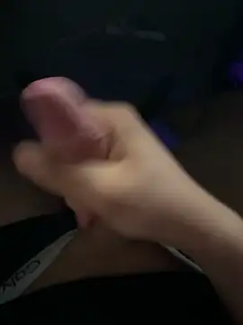 Snapshot of jstntz chatting on November 2, 12:02 am jstntz online show from November 2, 12:02 am