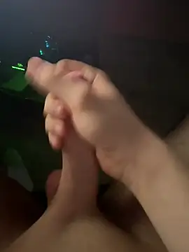 jstntz online show from April 3, 9:57 pm