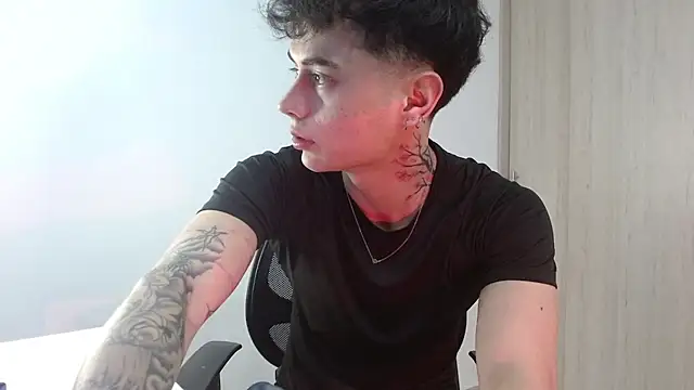 Snapshot of jaico_santos chatting on June 24, 11:15 pm jaico santos online show from June 24, 11:15 pm