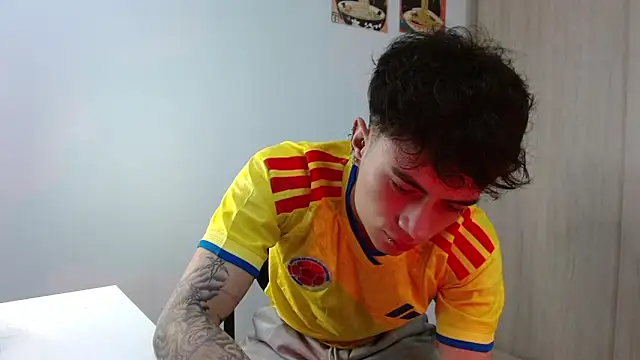 Snapshot of jaico_santos chatting on June 28, 11:22 pm jaico santos online show from June 28, 11:22 pm