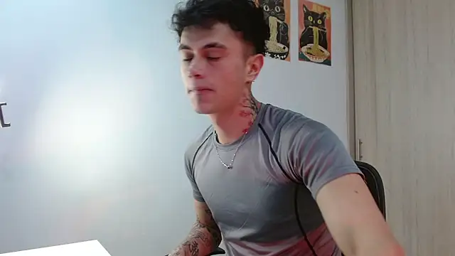 Snapshot of jaico_santos chatting on August 1, 11:14 pm jaico santos online show from August 1, 11:14 pm