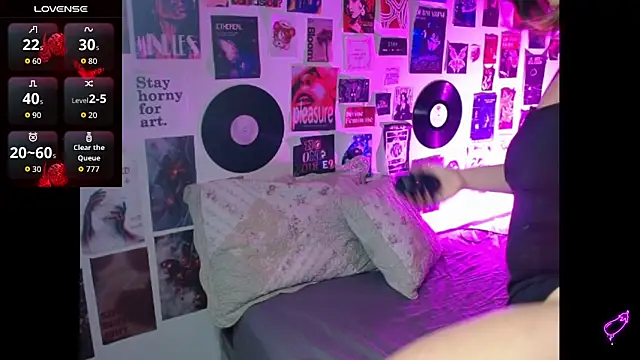 Roxy f w online show from March 20, 10:03 pm