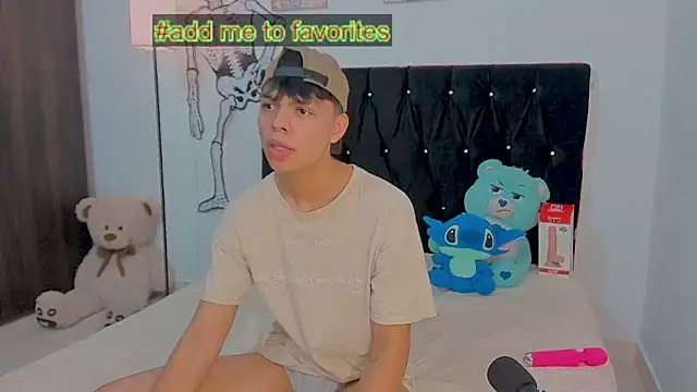 Zacktorres  online show from October 25, 10:15 pm