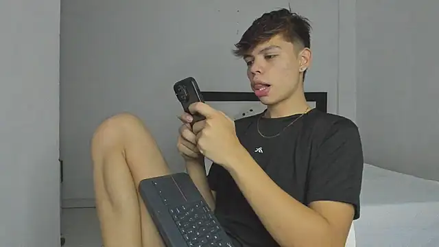 Zacktorres  online show from January 16, 1:09 am