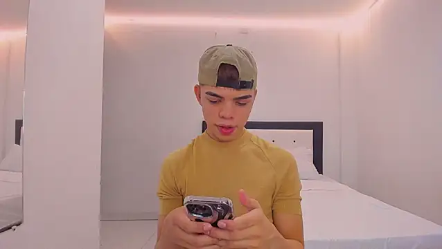 Snapshot of Zacktorres_ chatting on February 7, 10:57 pm Zacktorres online show from February 7, 10:57 pm