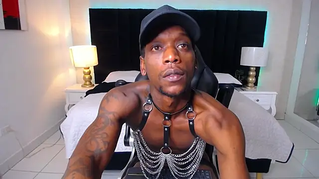 SkylerBigxxx online show from June 10, 2:23 am
