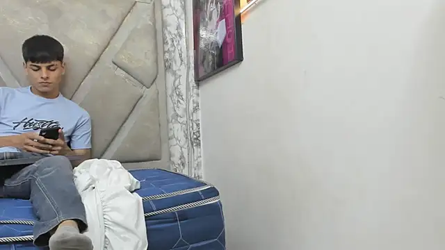 Logan Jhonson online show from October 19, 3:07 am