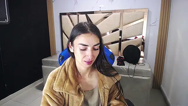 Maily a  online show from December 18, 3:01 am