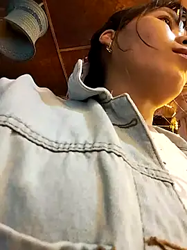 Snapshot of linhkem-cute chatting on September 20, 7:26 pm linhkem-cute online show from September 20, 7:26 pm